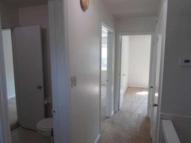 Building Photo - Charming 2 bed, 1.5 bath