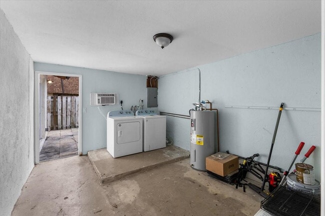 Building Photo - 503 SE 5th Cir