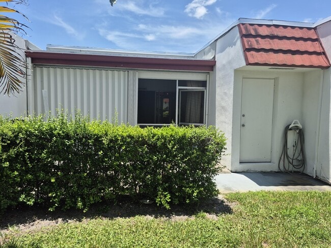 Building Photo - 5800 Fernley Dr W