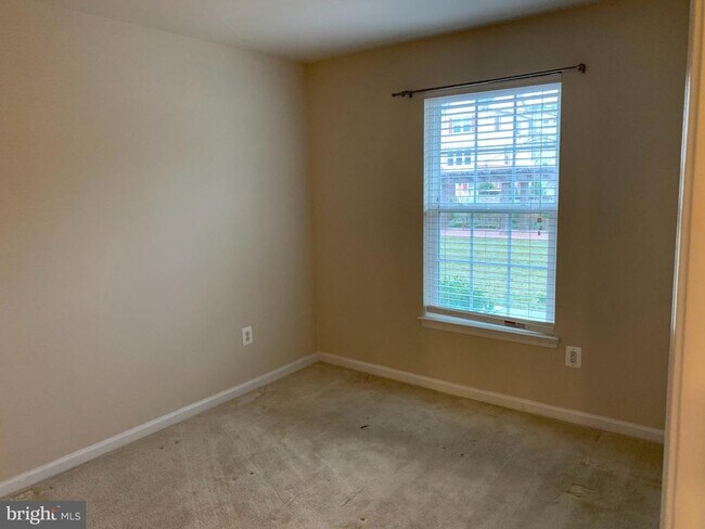 Building Photo - 7449 Singers Way