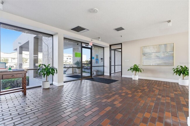 Building Photo - 15462 Gulf Blvd