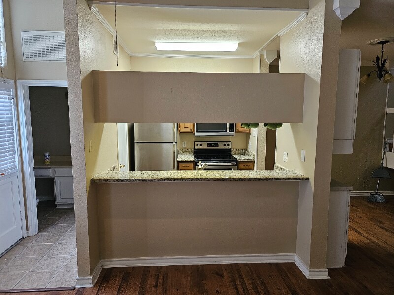 Building Photo - 6220 Bentwood Trail