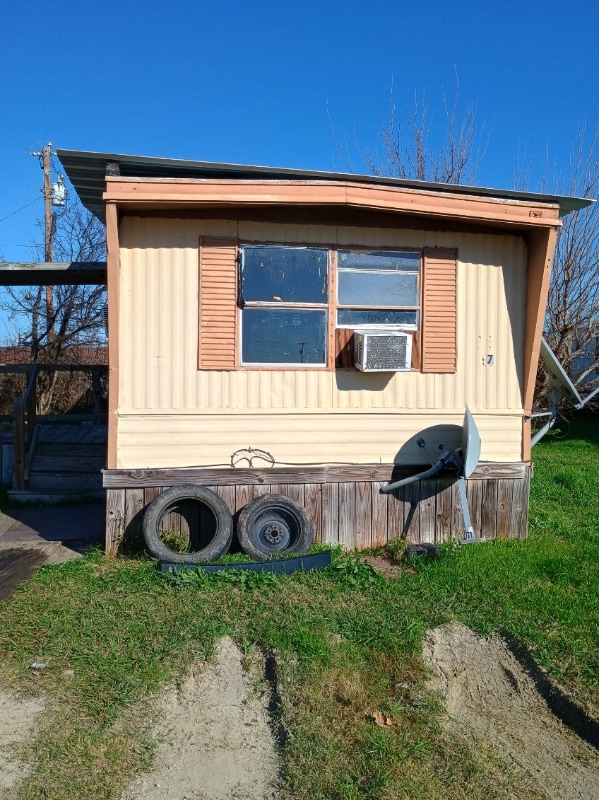 Building Photo - 1801 S Business 45