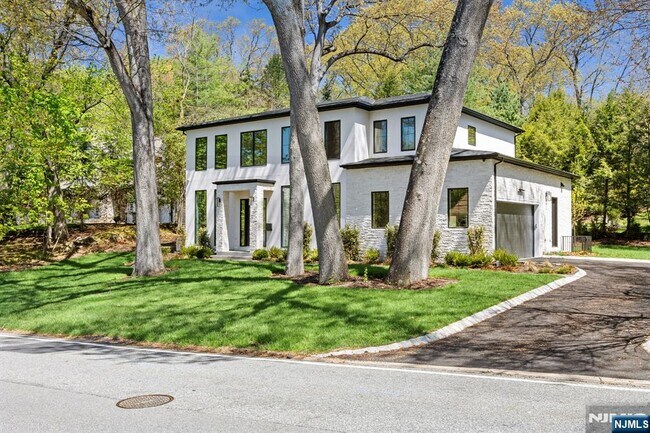 Building Photo - 242 Hardenburgh Ave