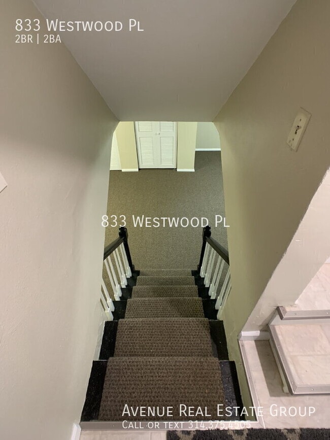 Building Photo - 833 Westwood Pl