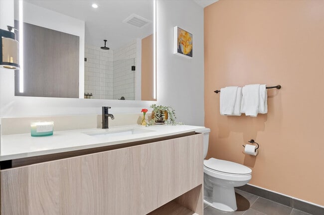 Building Photo - 398 NE 5th St