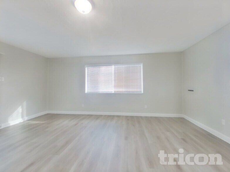 Building Photo - 121 Hodges St