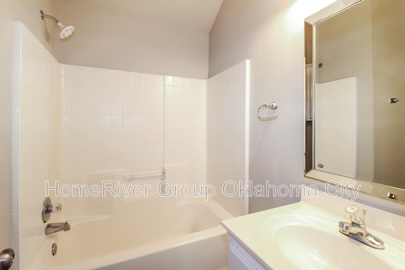 Building Photo - 3905 Penny Dr