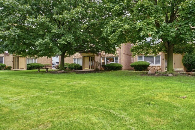 Building Photo - 3180 W Meadow Ln Dr