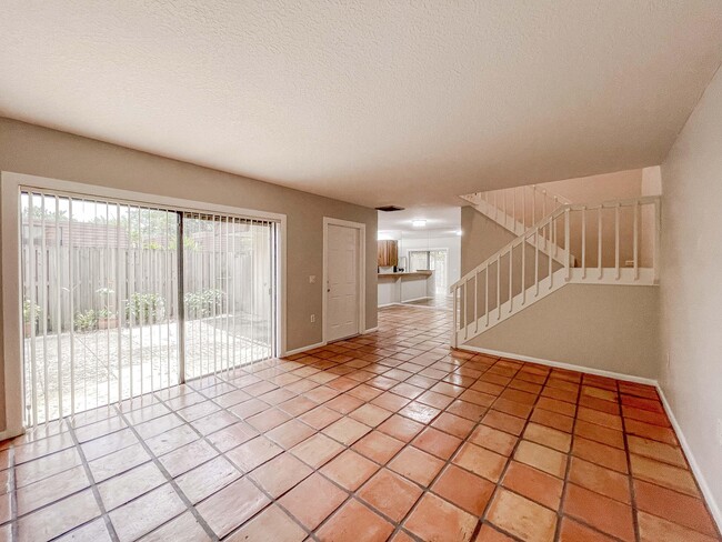 Building Photo - 317 3rd Ln