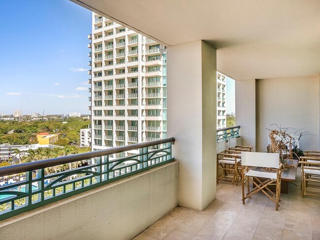 Building Photo - 3400 SW 27th Ave