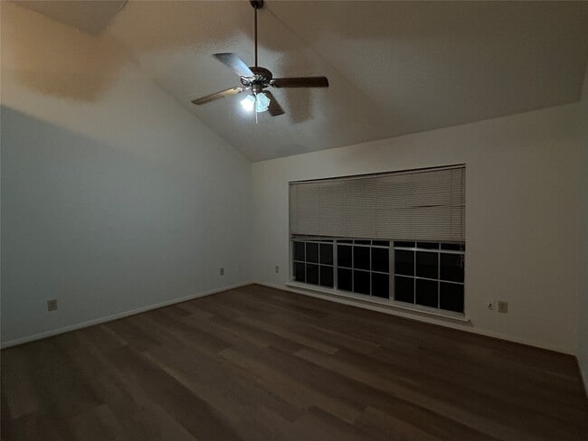 Building Photo - 3106 Rimrock Dr