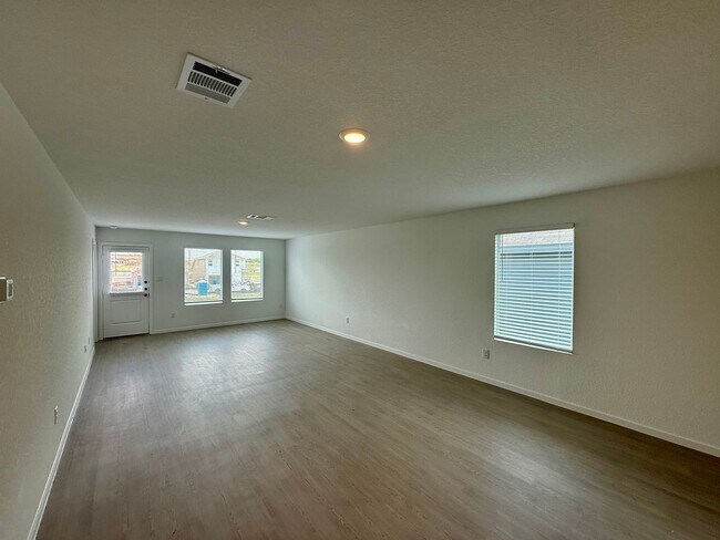 Building Photo - Brand NEW 4-bedroom, 2-bathroom home for l...