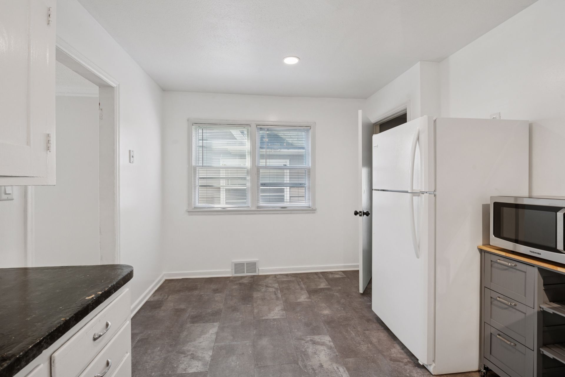 Building Photo - 4650 Minnehaha Ave