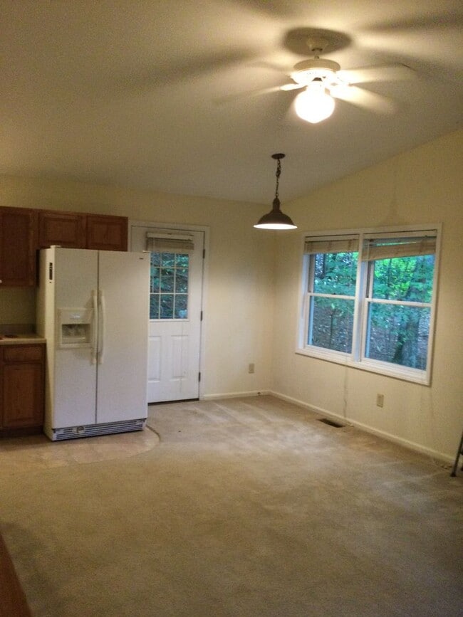 Building Photo - Cozy 2bd House In Great Location!