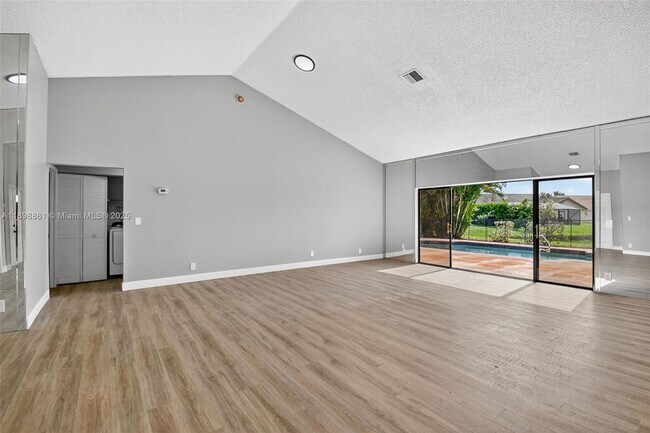 Building Photo - 9645 El Clair Ranch Rd