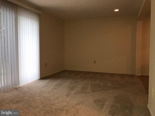 Building Photo - 1542 Pin Oak Dr