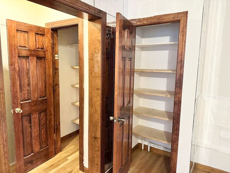 Building Photo - 2819 21st Ave