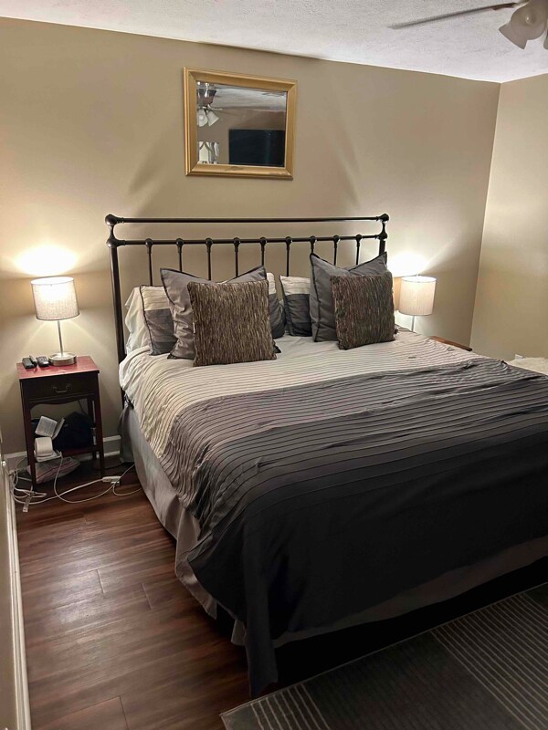 Building Photo - 14 The Cors