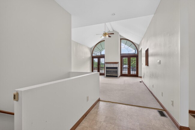 Building Photo - 133 Foxtail Dr