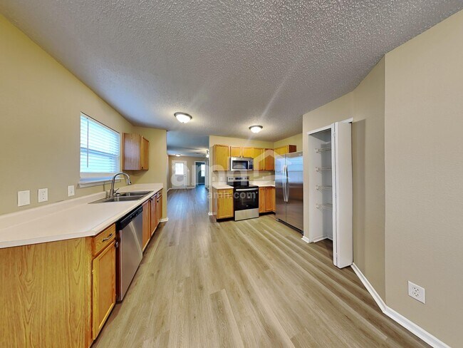 Building Photo - 1760 Blackmore Dr