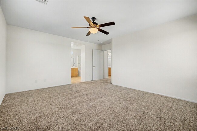 Building Photo - 2392 Predera Ave
