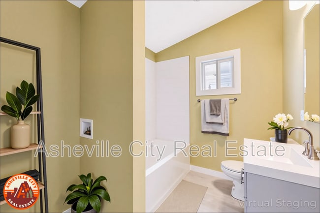 Building Photo - 12 New St