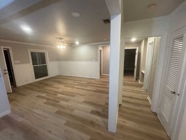 Building Photo - Charming 3-Bedroom Home in Sherman Available NOW!