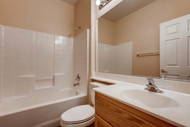 Building Photo - Updated 2 Bedroom in Sun City Anthem