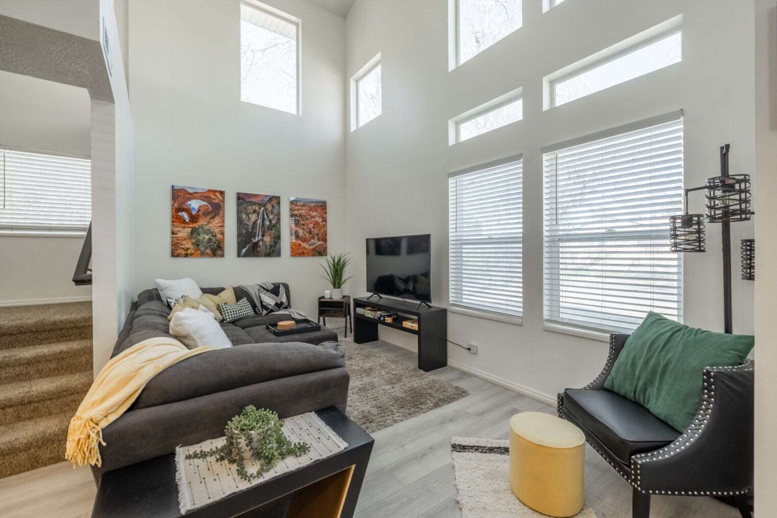 Building Photo - 924 Lowell Ave S