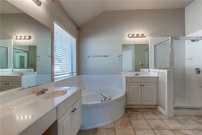 Building Photo - 120 Abbey Dr
