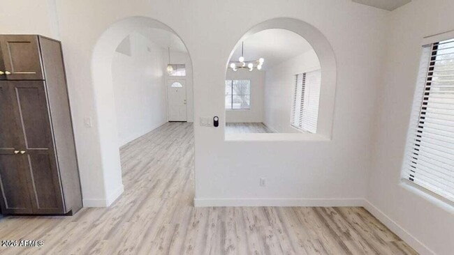 Building Photo - 4445 E Meadow Dr