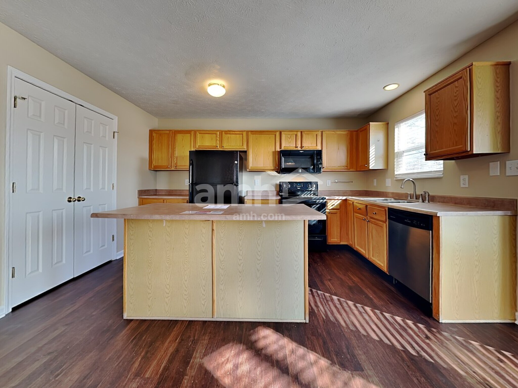 Building Photo - 3207 Creekshore Dr