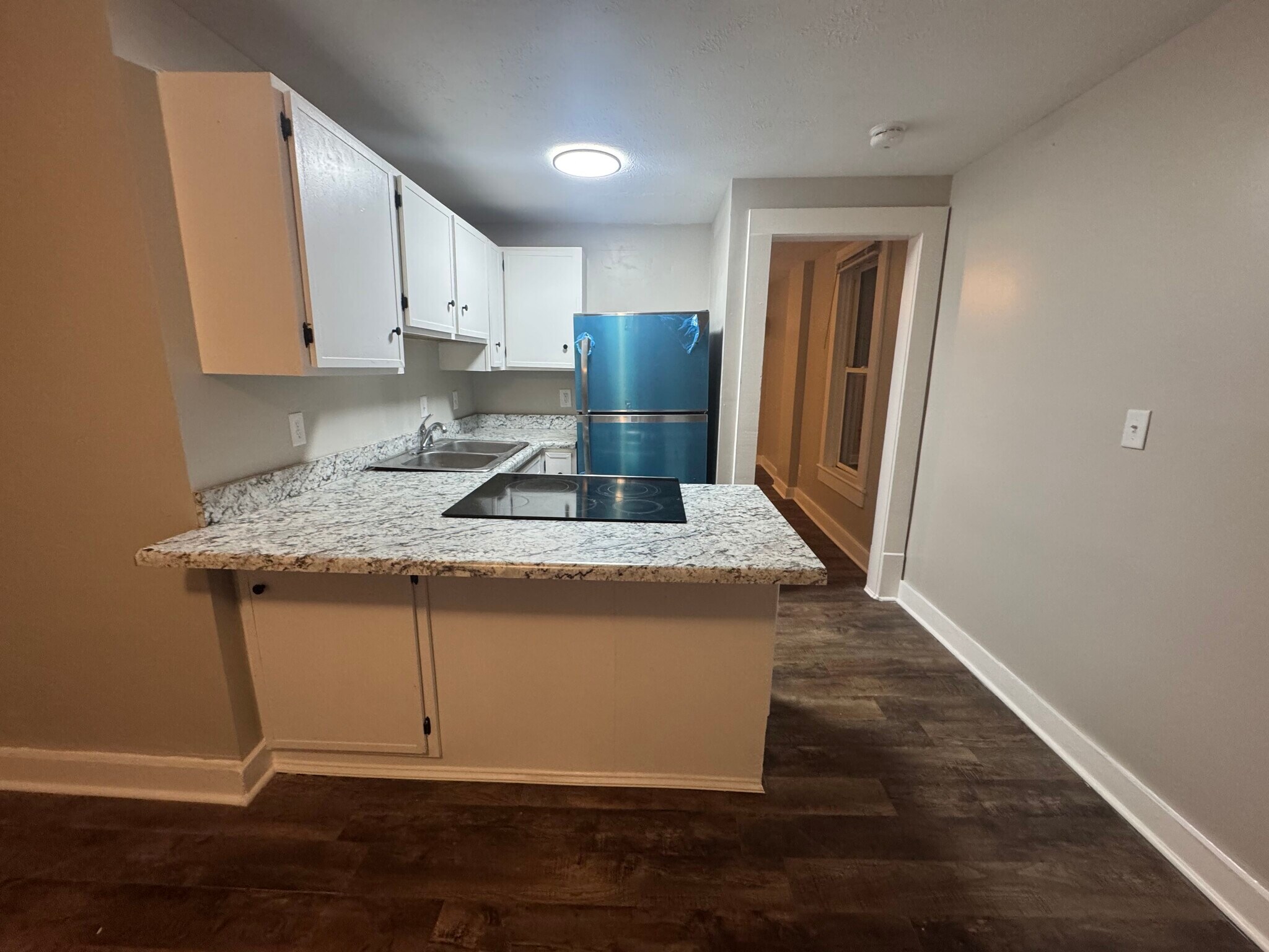 Building Photo - 2105 Park Ave