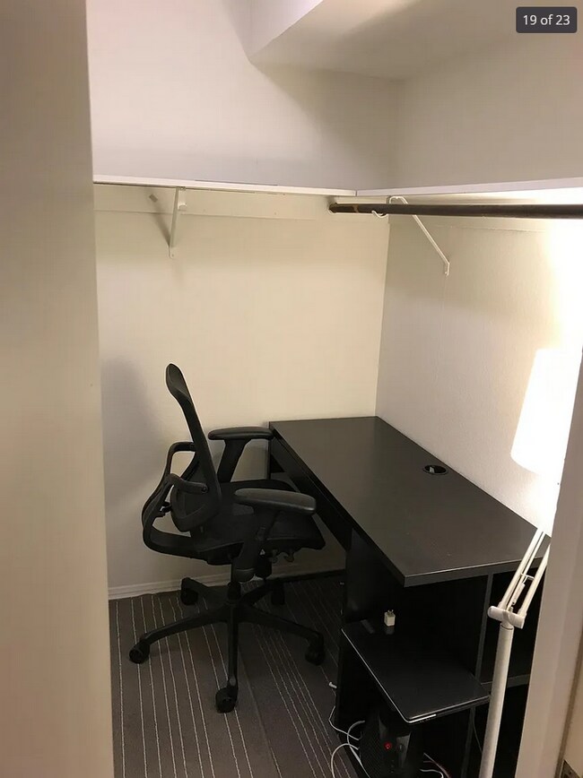 Walk in Closer or Office - 609 S El Molino Ave