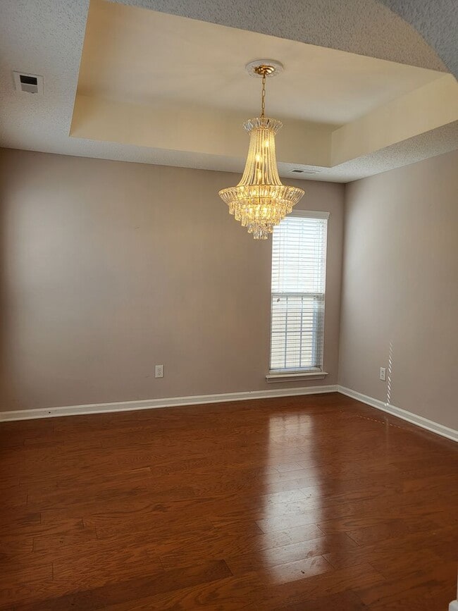 Building Photo - 4 bedroom  home in Charlotte