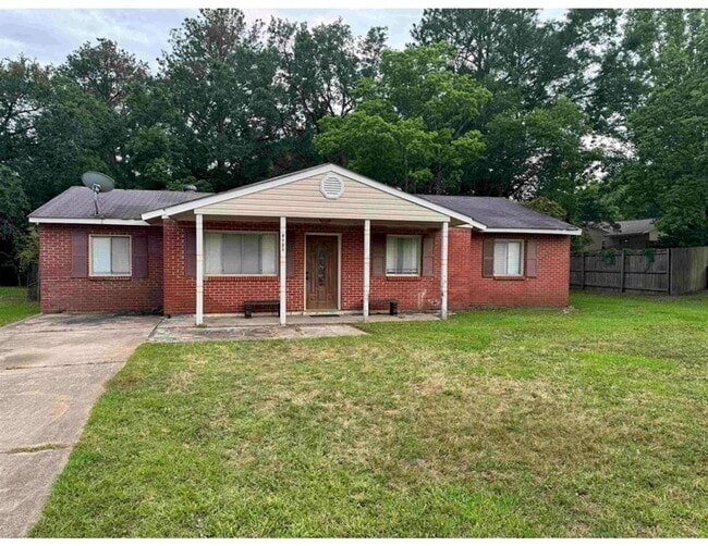 Primary Photo - Charming 3 Bedroom 2 Bath in Berkshire Hills