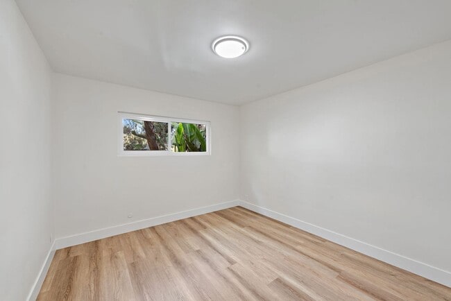 Building Photo - 105 Avenida Rosa