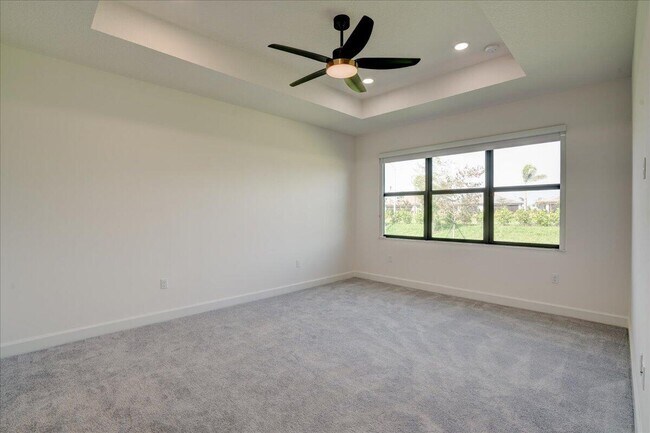 Building Photo - 12474 SW La Costa St