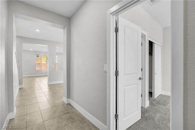 Building Photo - 6360 Pipers Brk Ln