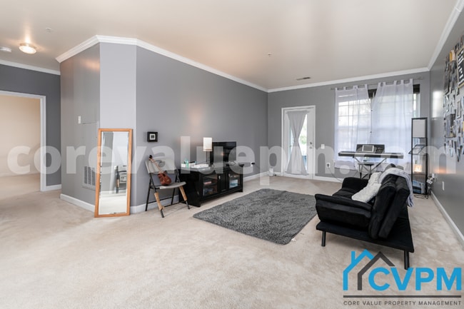 Building Photo - 8638 Willow Leaf Ln