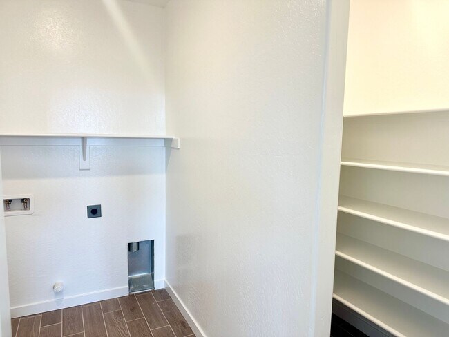 Building Photo - BRAND NEW 5/3 Lennar In Riverstone Community