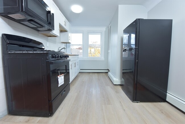 Building Photo - 173 Watson Ave