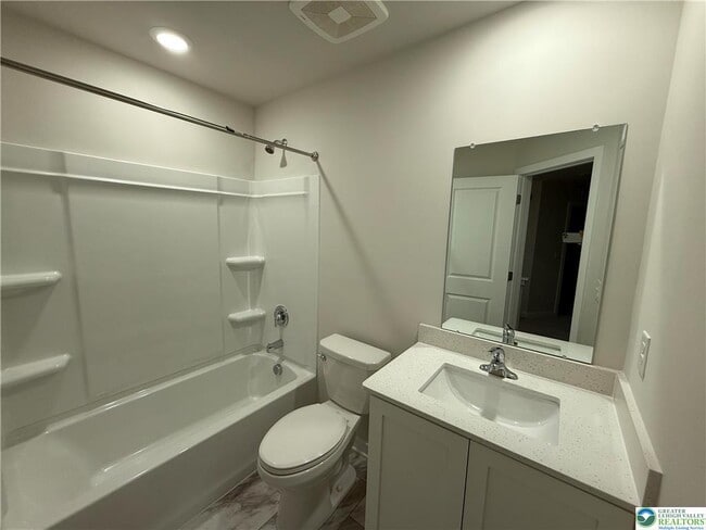 Building Photo - 7676 Clayton Ave