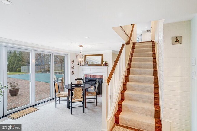 Building Photo - 7153 Main St