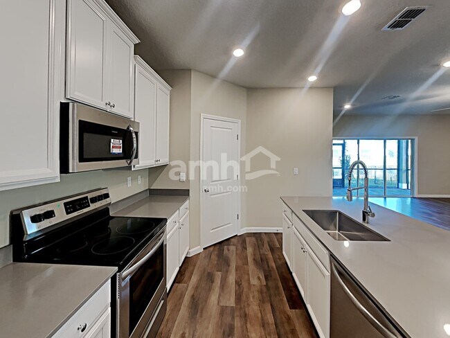 Building Photo - 150 Hemlock Pt