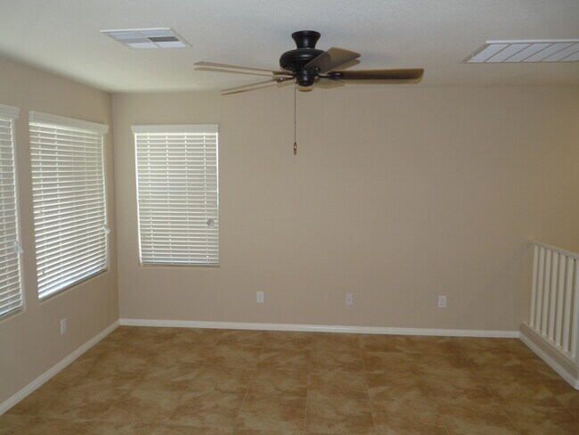 Building Photo - SOUTHERN HIGHLANDS 3 BEDROOM, 3 BATH HOME