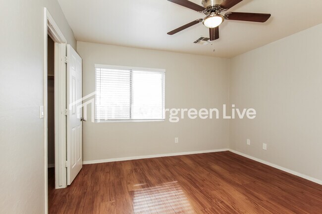 Building Photo - 12057 W Aster Dr