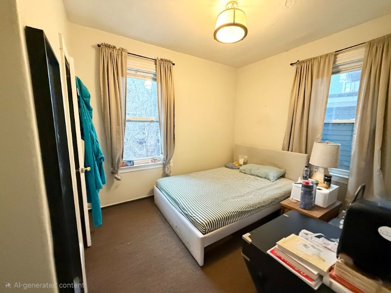 Building Photo - 101 1/2 Calumet St