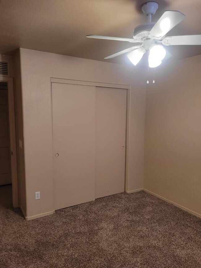 Building Photo - 16377 W Cottonwood St